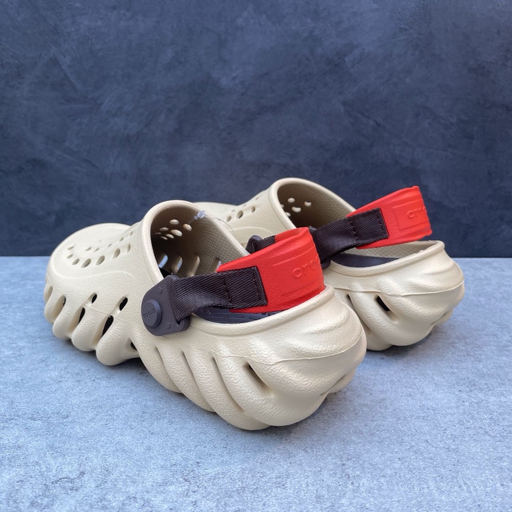 Crocs Echo Clog - Picture 10 of 15